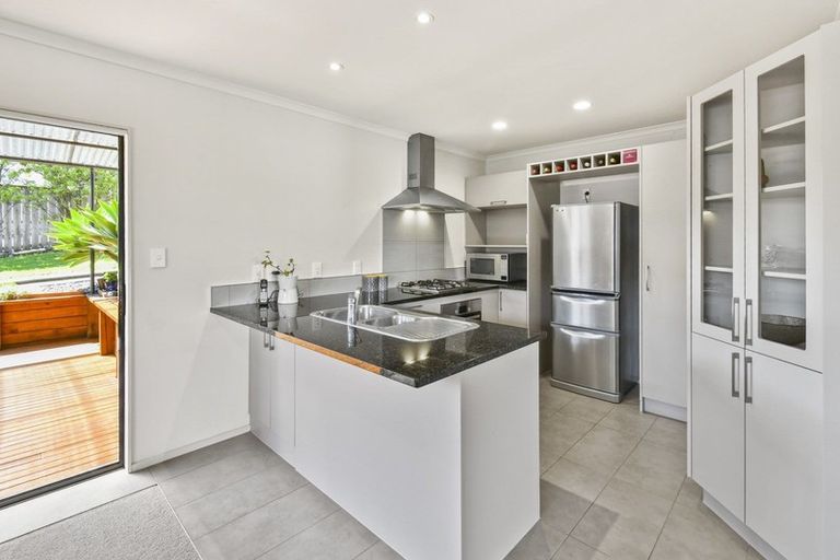 Photo of property in 54 Packspur Drive, Flat Bush, Auckland, 2016