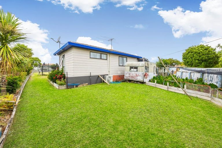Photo of property in 2/22 Norrie Smith Avenue, Flat Bush, Auckland, 2023