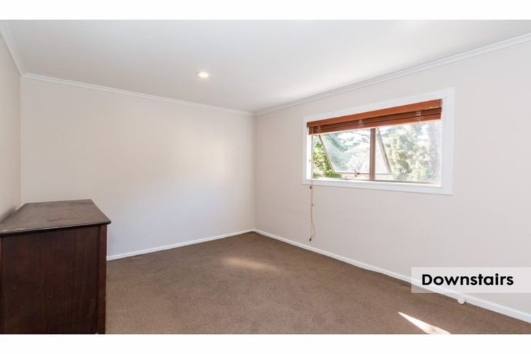 Photo of property in 104 Sunnyside Road, Sunnyvale, Auckland, 0612