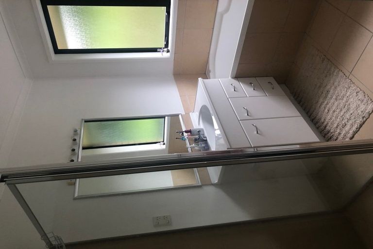 Photo of property in 21 San Domingo Rise, Henderson, Auckland, 0612