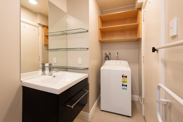 Photo of property in Ionian Flats, 123-125 Brougham Street, Mount Victoria, Wellington, 6011