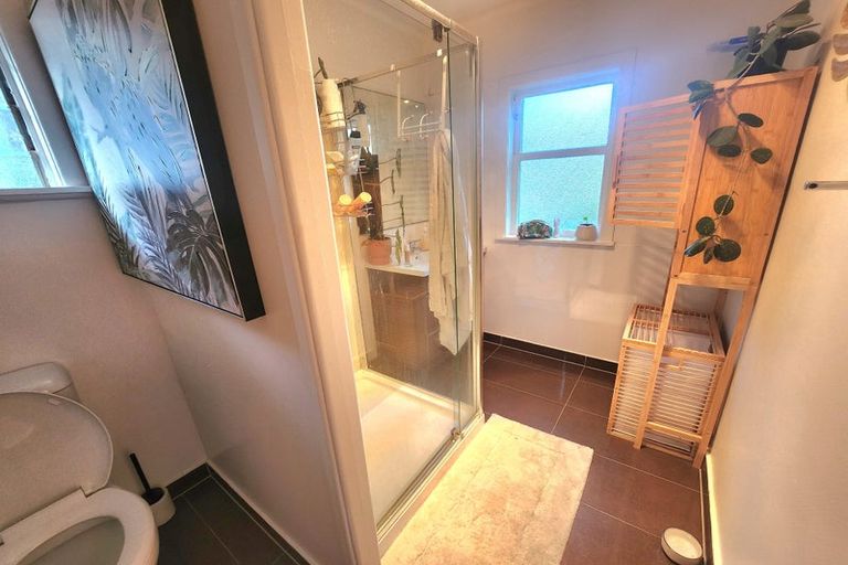 Photo of property in 27 Glenfern Road, Mellons Bay, Auckland, 2014