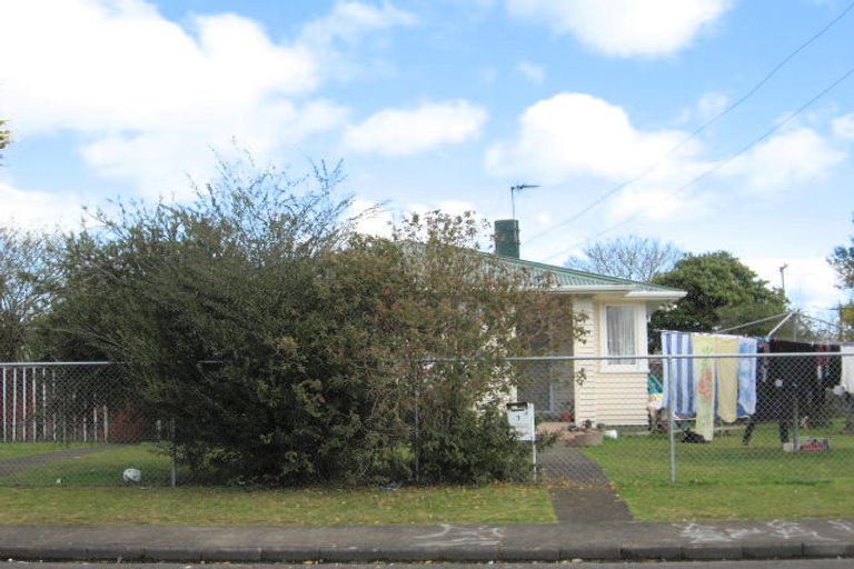 Photo of property in 1 Salas Place, Papakura, 2110