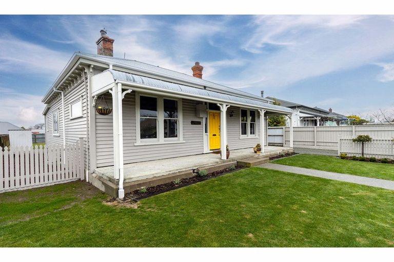 Photo of property in 14 Raymond Street, West End, Timaru, 7910