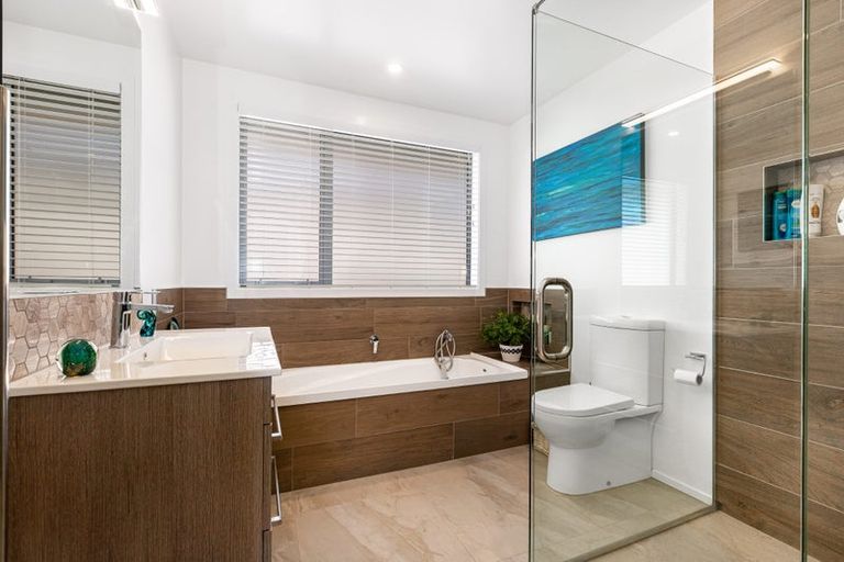 Photo of property in 5 Margaret Shields Avenue, Aotea, Porirua, 5024