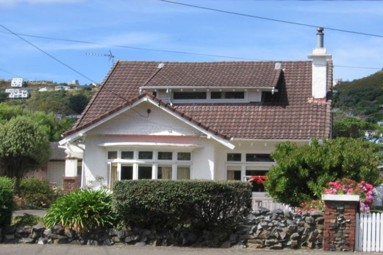 Photo of property in 103 Derwent Street, Island Bay, Wellington, 6023
