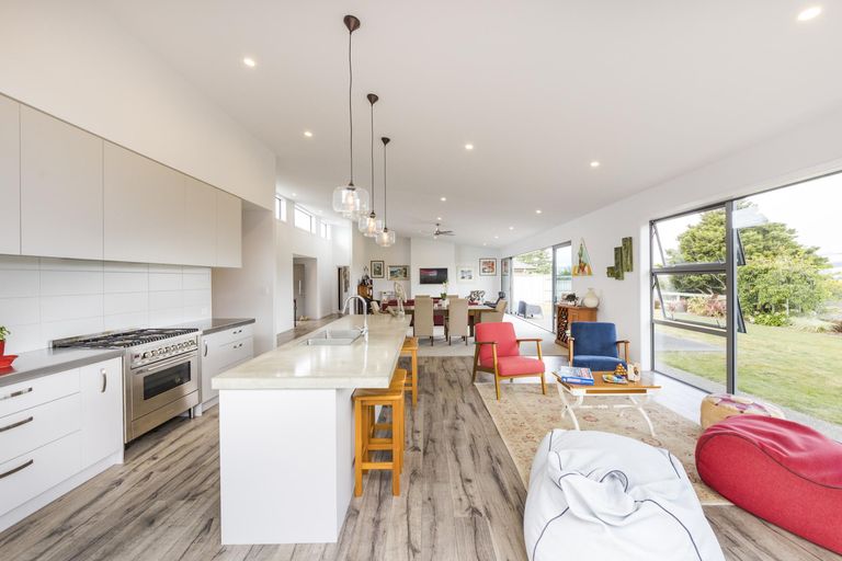 Photo of property in 60 Rodeo Drive, Kelvin Grove, Palmerston North, 4414