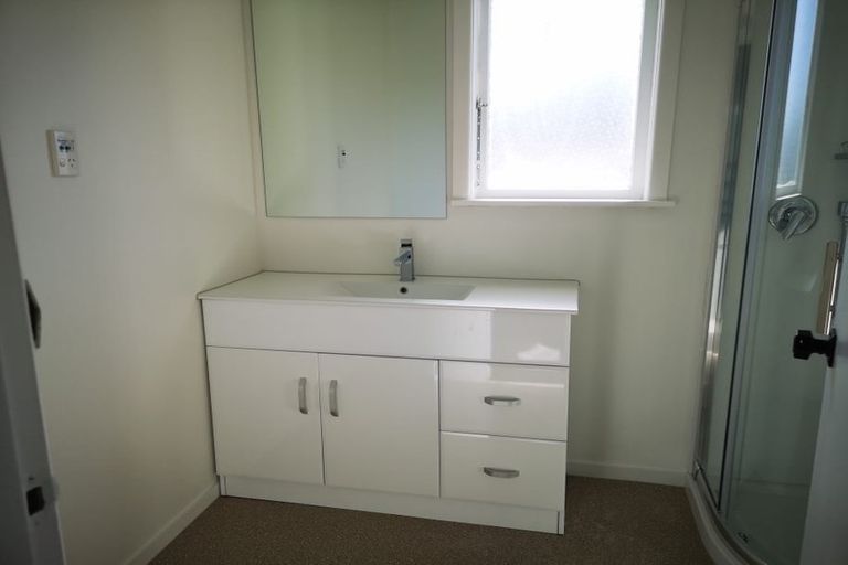 Photo of property in 706 Te Atatu Road, Te Atatu Peninsula, Auckland, 0610