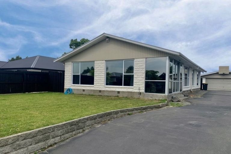 Photo of property in 167 Queenspark Drive, Parklands, Christchurch, 8083
