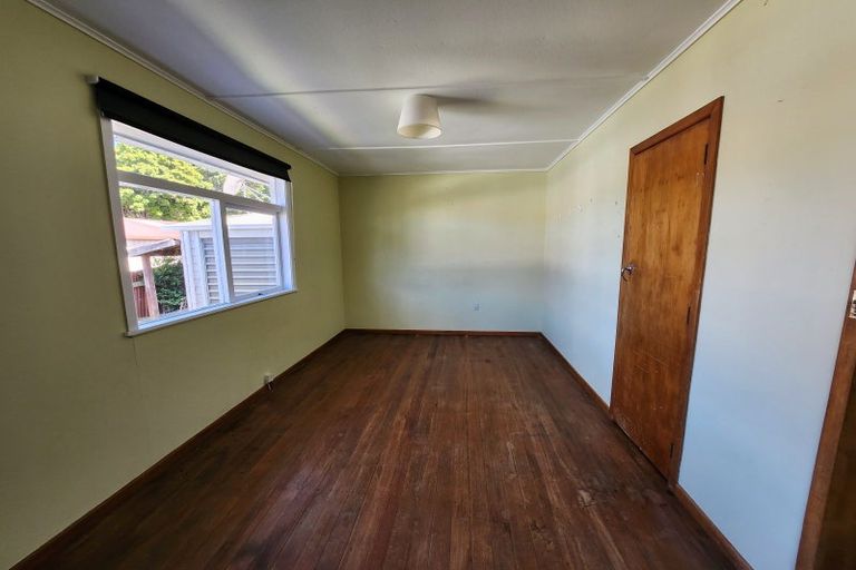 Photo of property in 43 Cambridge Terrace, Kaiti, Gisborne, 4010