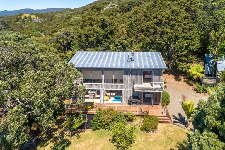 Photo of property in 102 Waihirere Drive, Tuateawa, Coromandel, 3583