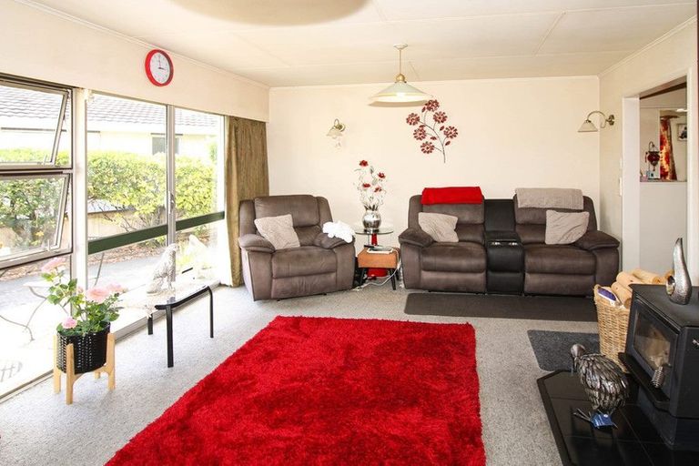 Photo of property in 78 Victoria Street, Carterton, 5713