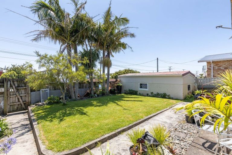 Photo of property in 100 Lemon Street, New Plymouth, 4312