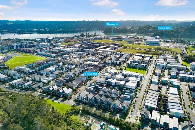 Photo of property in 5 Tuatua Road, Hobsonville, Auckland, 0616