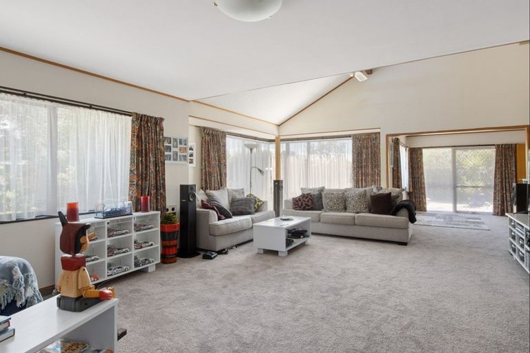 Photo of property in 29 Roskilda Crescent, Taradale, Napier, 4112