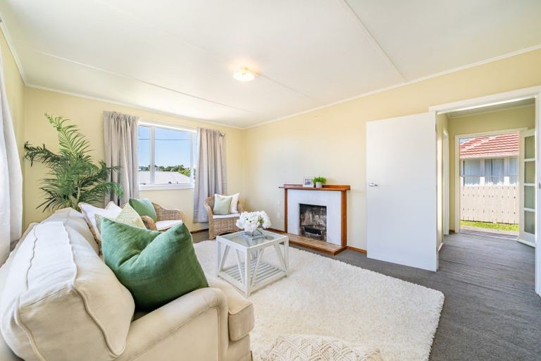 Photo of property in 6 Mexted Crescent, Ranui, Porirua, 5024