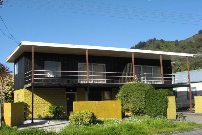 Photo of property in 2b Surrey Street, Picton, 7220