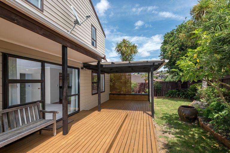 Photo of property in 2/25 Channing Crescent, Botany Downs, Auckland, 2010