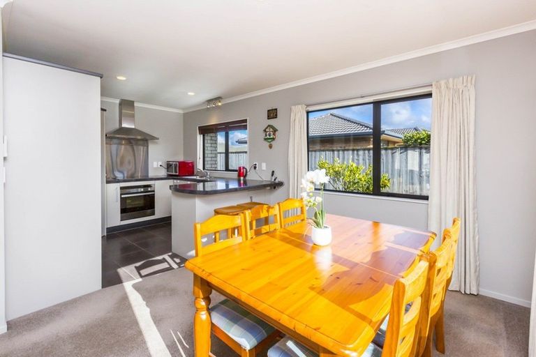Photo of property in 2 Percy Kinsman Crescent, Riverstone Terraces, Upper Hutt, 5018