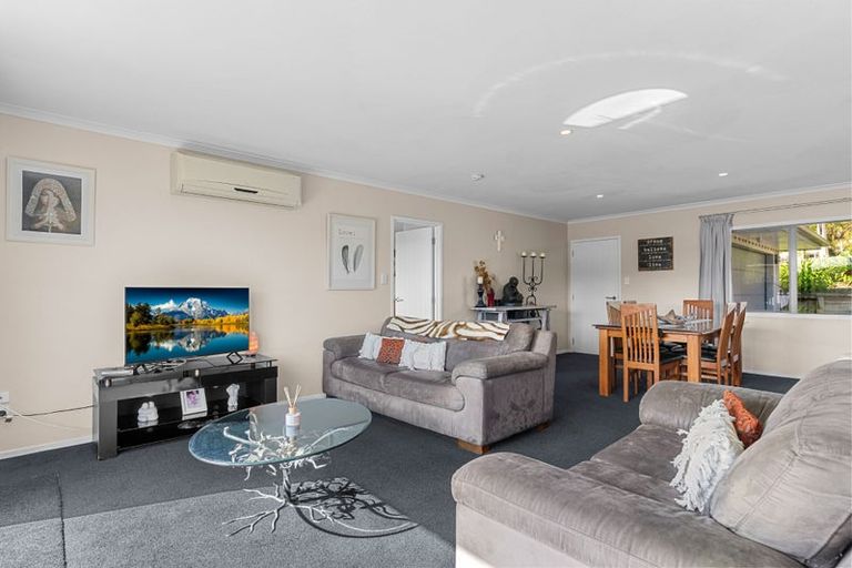 Photo of property in 11 Lupis Way, Kaiwaka, 0573