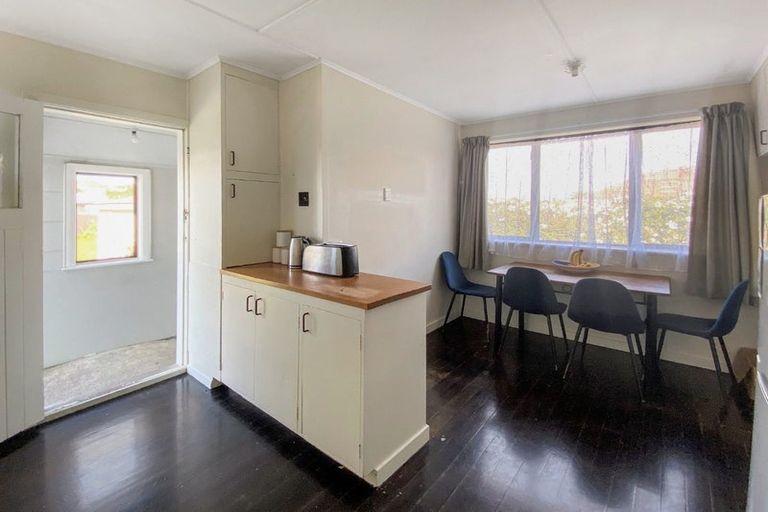 Photo of property in 14 Collett Street, Dannevirke, 4930