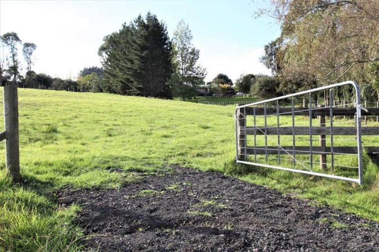 Photo of property in 181 Mangakura Road, Helensville, 0875