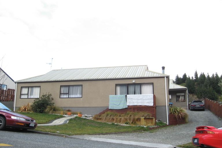 Photo of property in 8a Watts Road, Fernhill, Queenstown, 9300