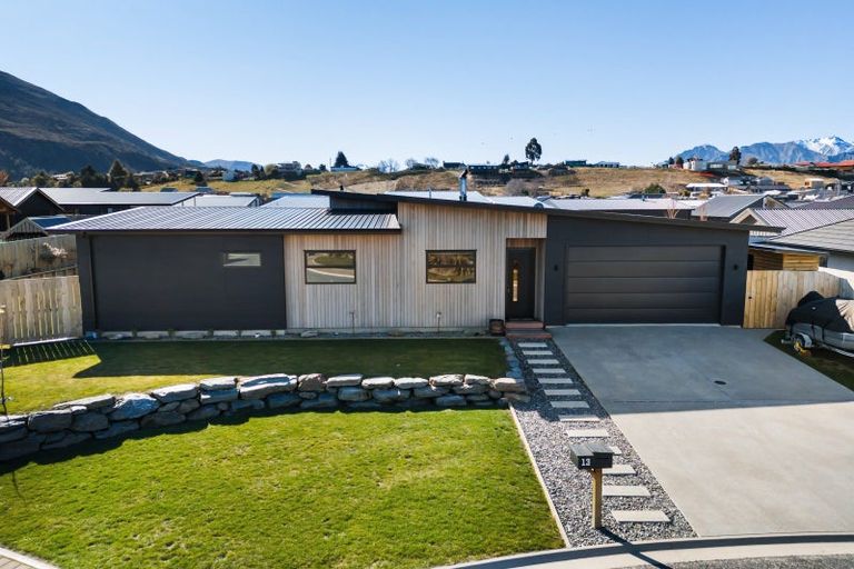 Photo of property in 13 Teal Place, Lake Hawea, Wanaka, 9382