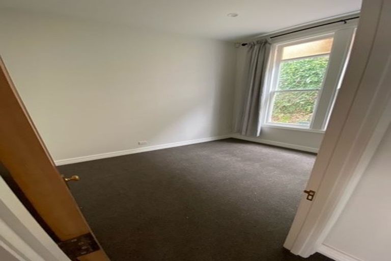 Photo of property in 68 Northland Road, Northland, Wellington, 6012