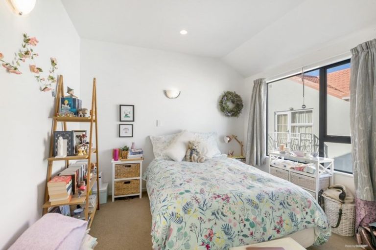 Photo of property in 1/142 Ghuznee Street, Te Aro, Wellington, 6011