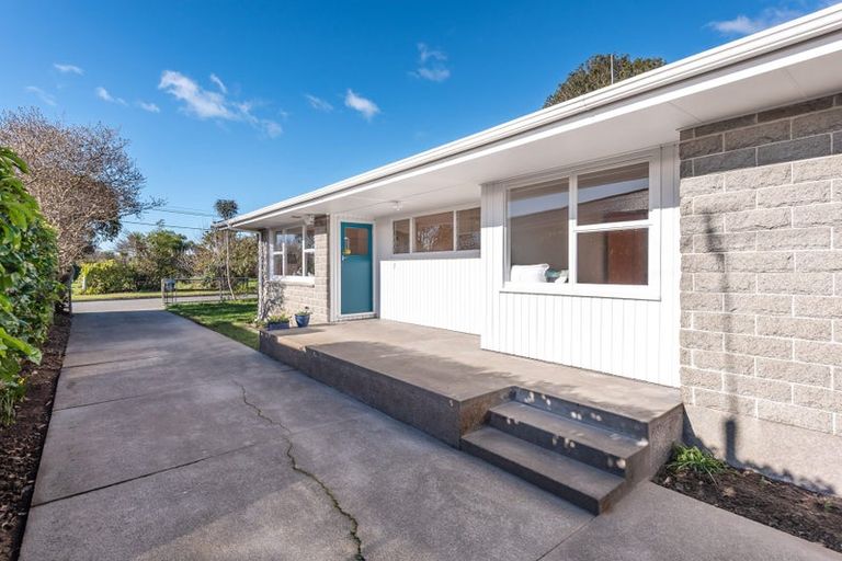 Photo of property in 17 Moyna Avenue, Dallington, Christchurch, 8061