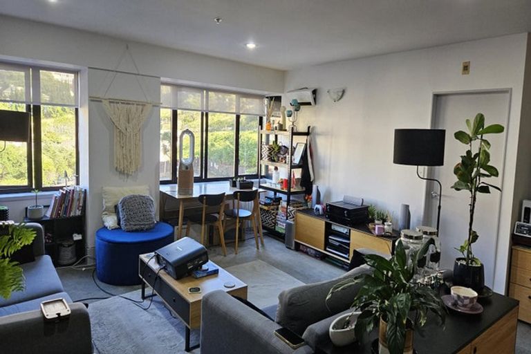 Photo of property in St Peters Apartments, 4e/192 Willis Street, Te Aro, Wellington, 6011