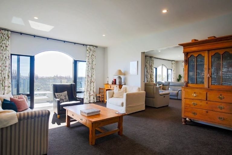 Photo of property in 39 Overdale Drive, Cashmere, Christchurch, 8022