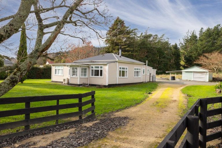Photo of property in 1232 Opaki Kaiparoro Road, Mauriceville, Masterton, 5882