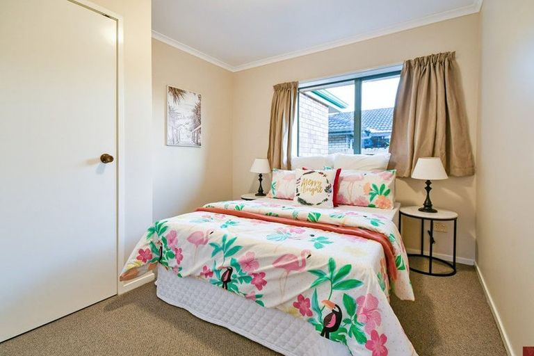 Photo of property in 10 Rock Daisy Crescent, Mangere, Auckland, 2022