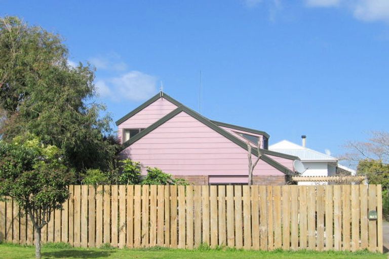 Photo of property in 12a Simpson Road, Papamoa Beach, Papamoa, 3118