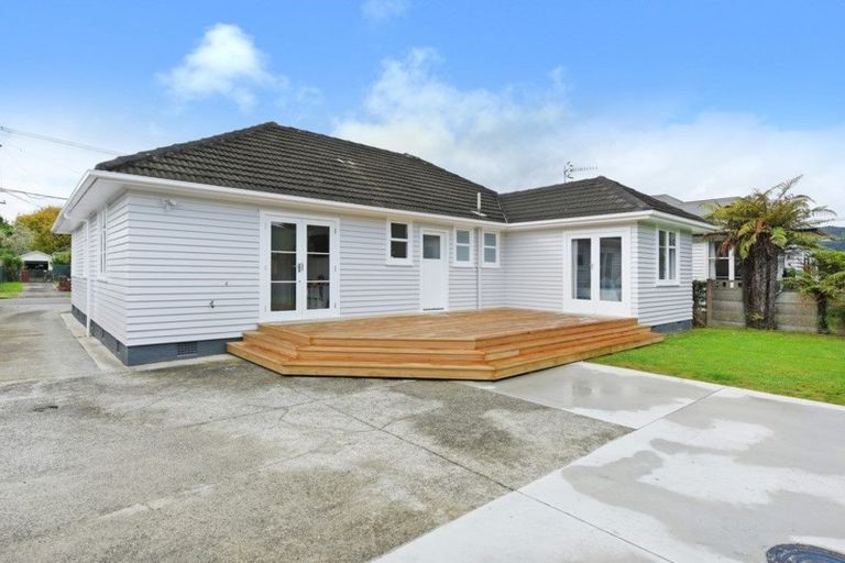 Photo of property in 43 Routley Crescent, Elderslea, Upper Hutt, 5018