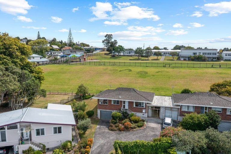 Photo of property in 1/15 Battle Place, Glenfield, Auckland, 0629