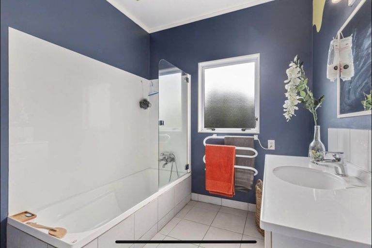 Photo of property in 12 Hamilton Road, Papatoetoe, Auckland, 2025