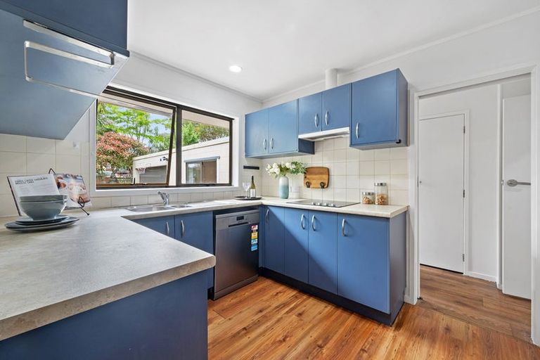Photo of property in 19 Sartors Avenue, Northcross, Auckland, 0630