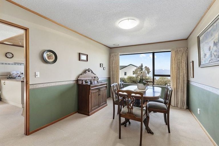 Photo of property in 31 Gurkha Crescent, Khandallah, Wellington, 6035