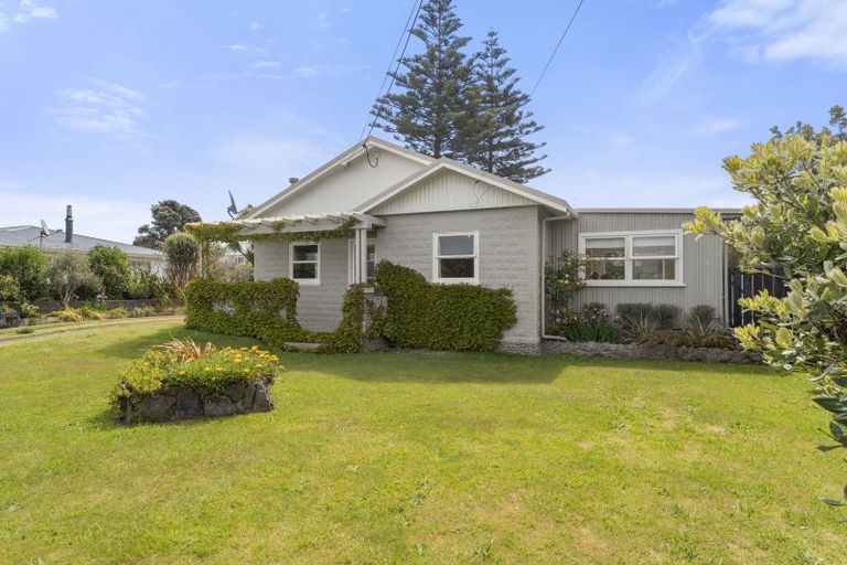 Photo of property in 67 Moana Street, Otaki Beach, Otaki, 5512