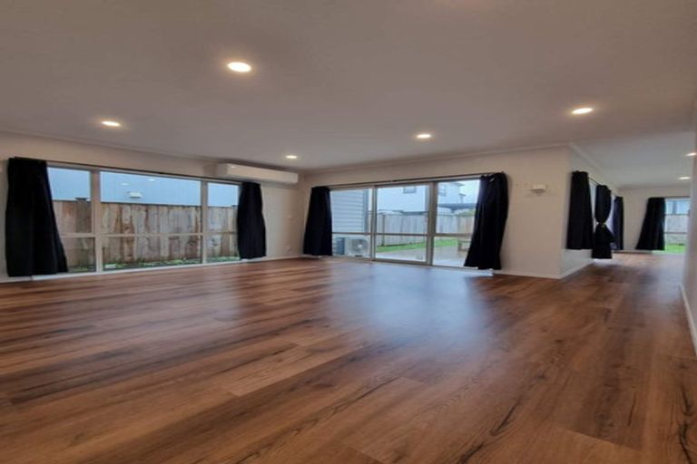 Photo of property in 7 Silvereye Road, Hobsonville, Auckland, 0616