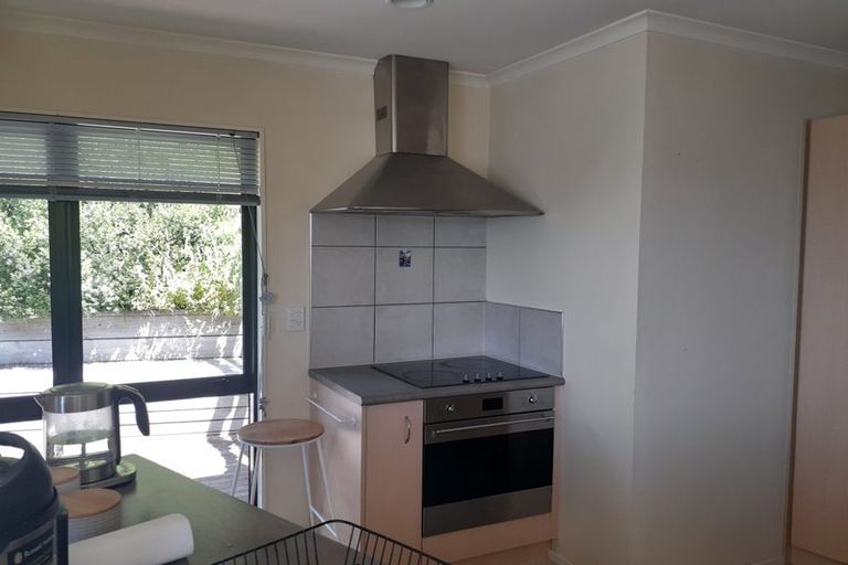 Photo of property in 3/19 Onslow Road, Khandallah, Wellington, 6035