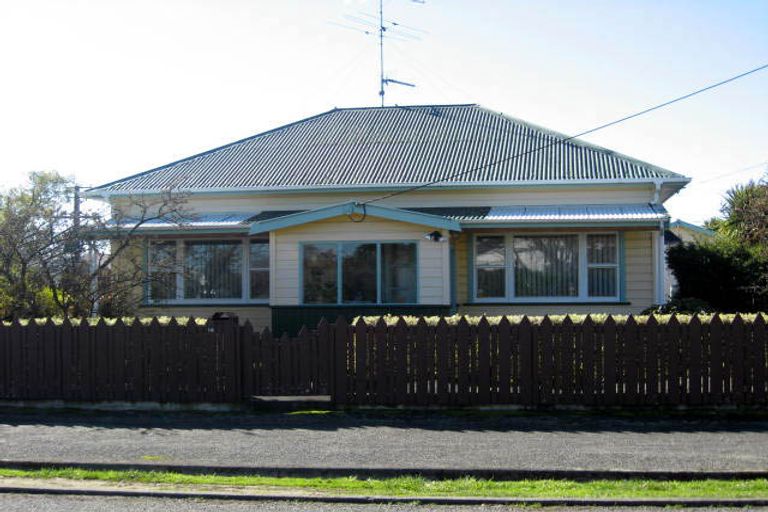 Photo of property in 14 Victoria Street, Carterton, 5713