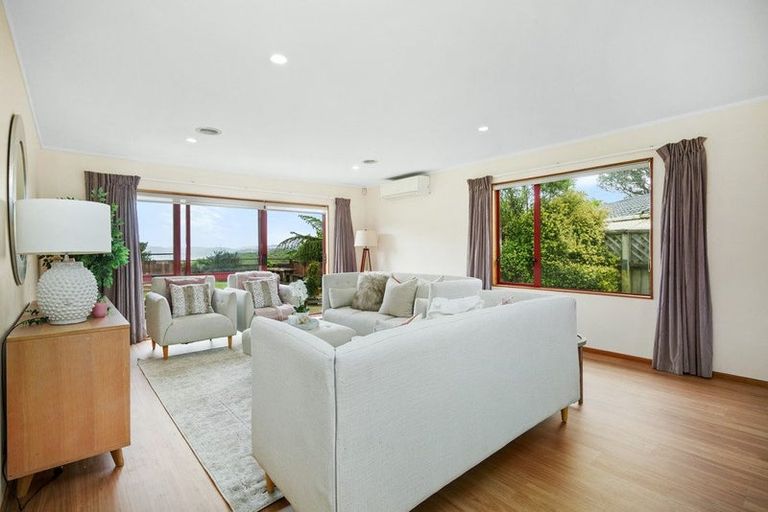 Photo of property in 58 Cypress Drive, Maungaraki, Lower Hutt, 5010