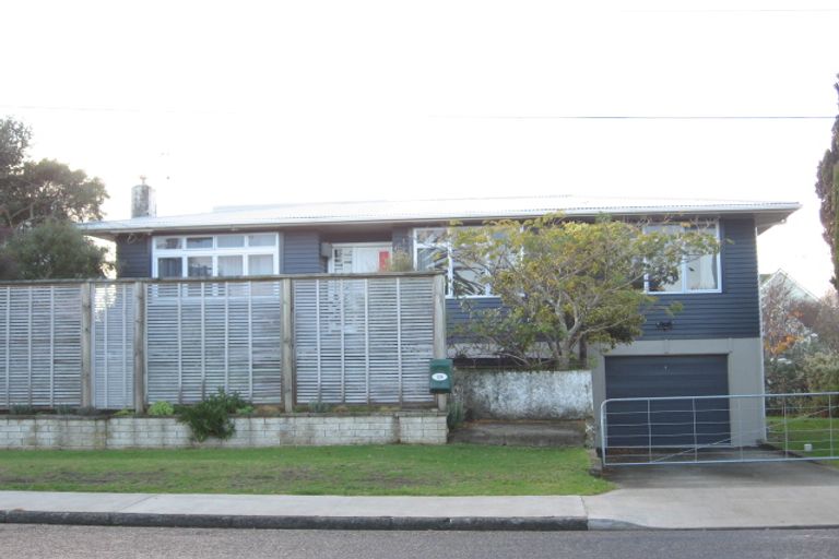 Photo of property in 124 Alexander Road, Raumati Beach, Paraparaumu, 5032