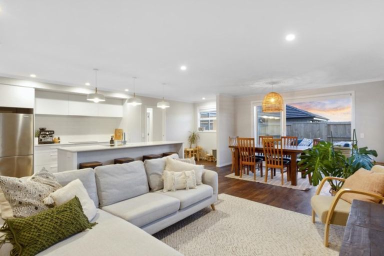 Photo of property in 11 Monaro Place, Papamoa, 3118