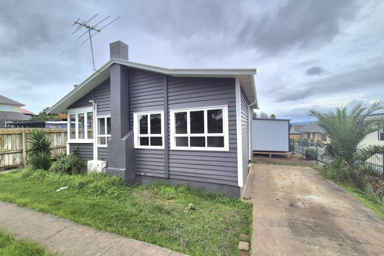Photo of property in 40 Evans Road, Weymouth, Auckland, 2103