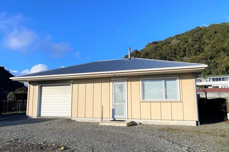 Photo of property in 13 Alexander Terrace, Greymouth, 7805